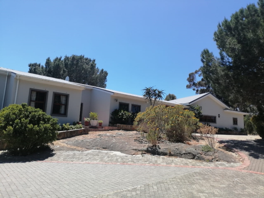 To Let 3 Bedroom Property for Rent in High Riding Country Estate Western Cape